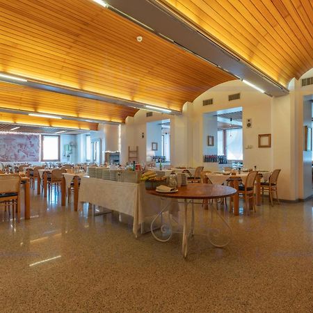 Albergo Sorriso Boario Terme Kültér fotó