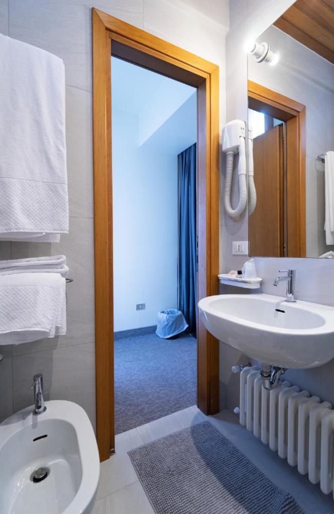 Albergo Sorriso Boario Terme Kültér fotó